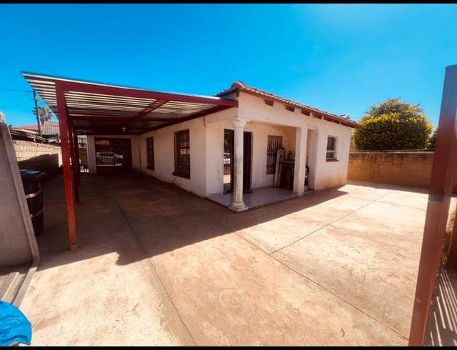 3 BEDROOM HOUSE FOR SALE IN KARENPARK